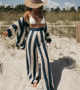 Vivi V-hals holle streep shirt en wijde broek set